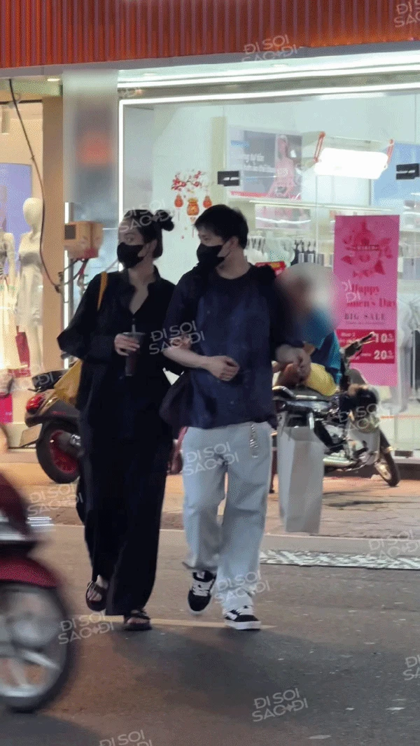 ĐỘC QUYỀN: Tóm dính Trịnh Thăng Bình và Hoa hậu Thanh Thuỷ khoác tay tình tứ giữa phố - Hình 3