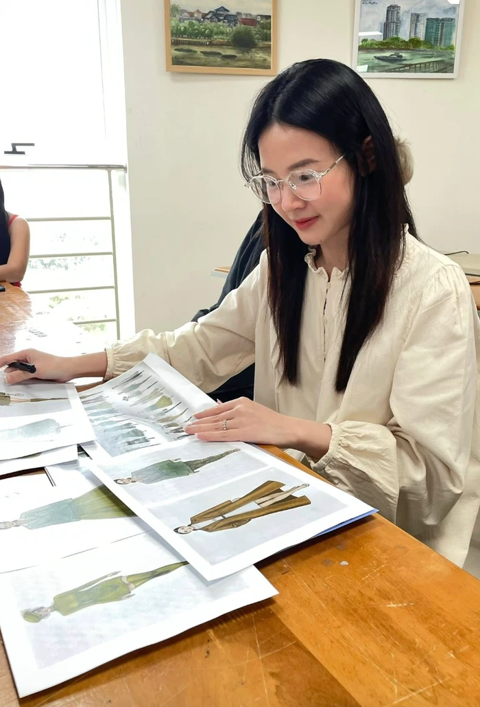 Visual hack tuổi gây thương nhớ của Midu khi lên giảng đường - Hình 2