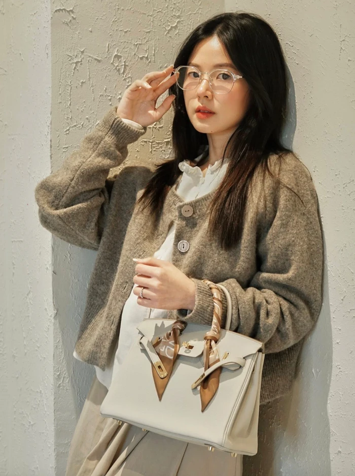 Visual hack tuổi gây thương nhớ của Midu khi lên giảng đường - Hình 1