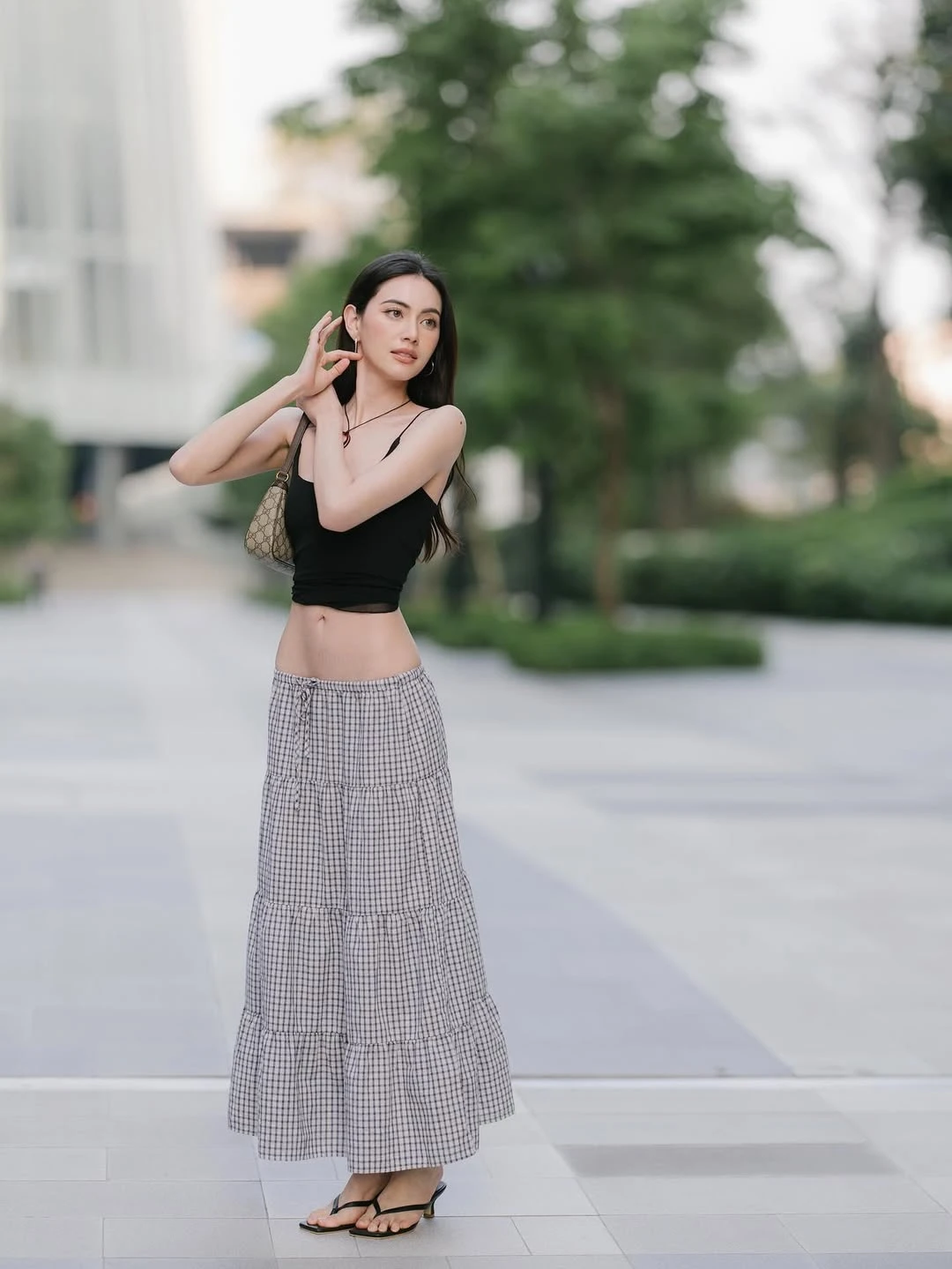 Giày, dép xỏ ngón mang đến sự thoải mái cho những ngày hè - Hình 4