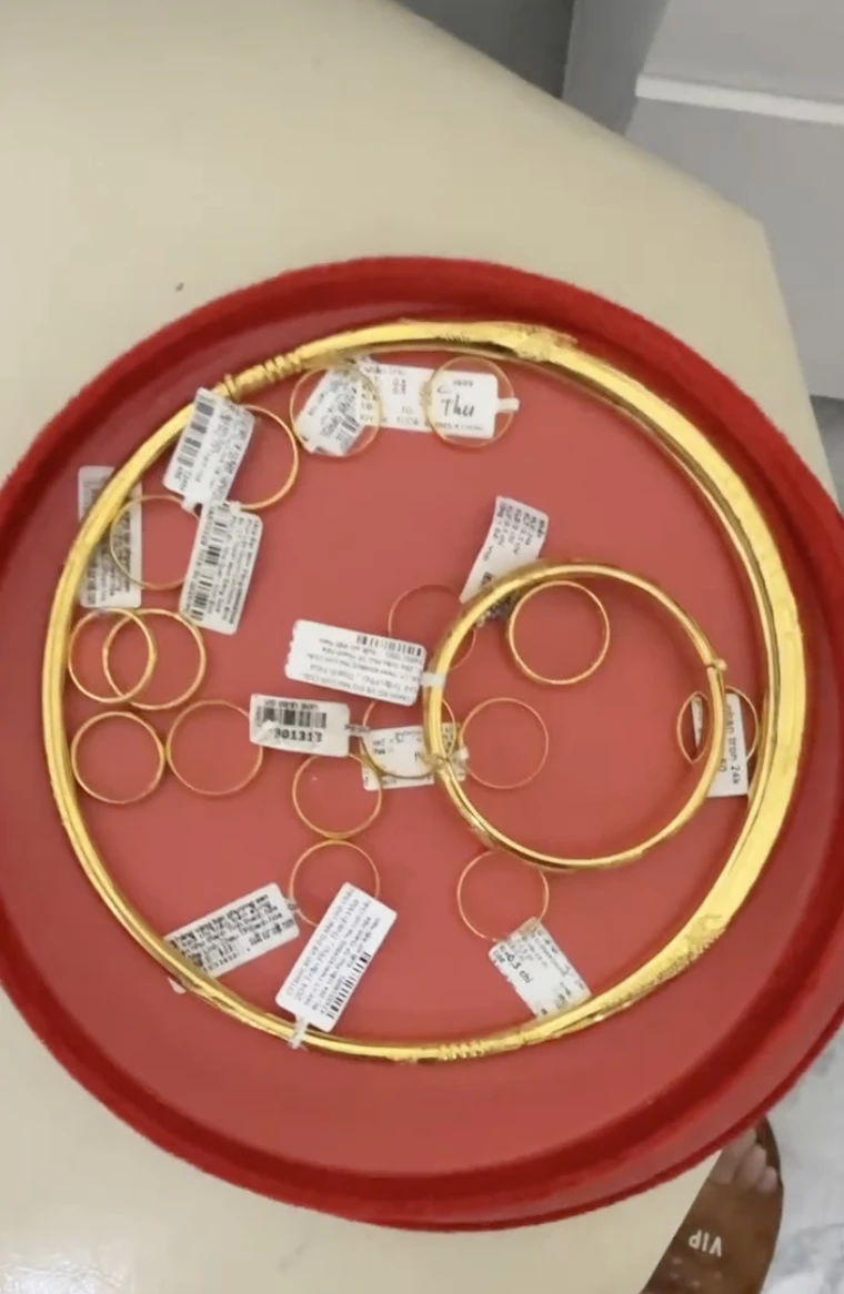 Cô gái Hà Nội sốc nặng khi bán 2 cây vàng cưới ước tính 326 triệu, chủ tiệm chỉ đưa 312 triệu, netizen: Vậy là chính xác rồi! - Hình 2