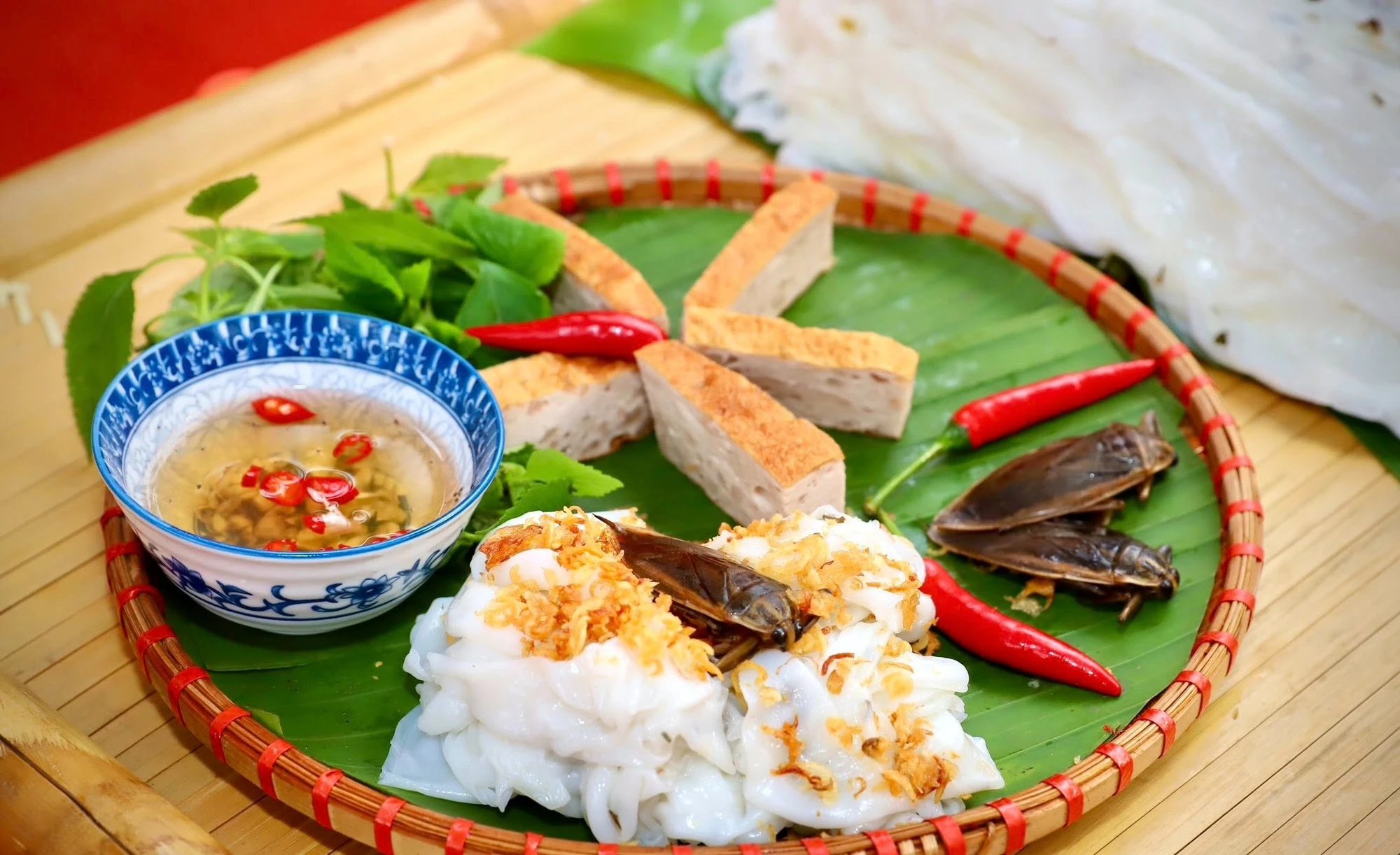 Điều đặc biệt ở bánh cuốn Thanh Trì vừa được ghi danh Di sản văn hóa phi vật thể quốc gia, thử ngay cách làm tại nhà - Hình 1