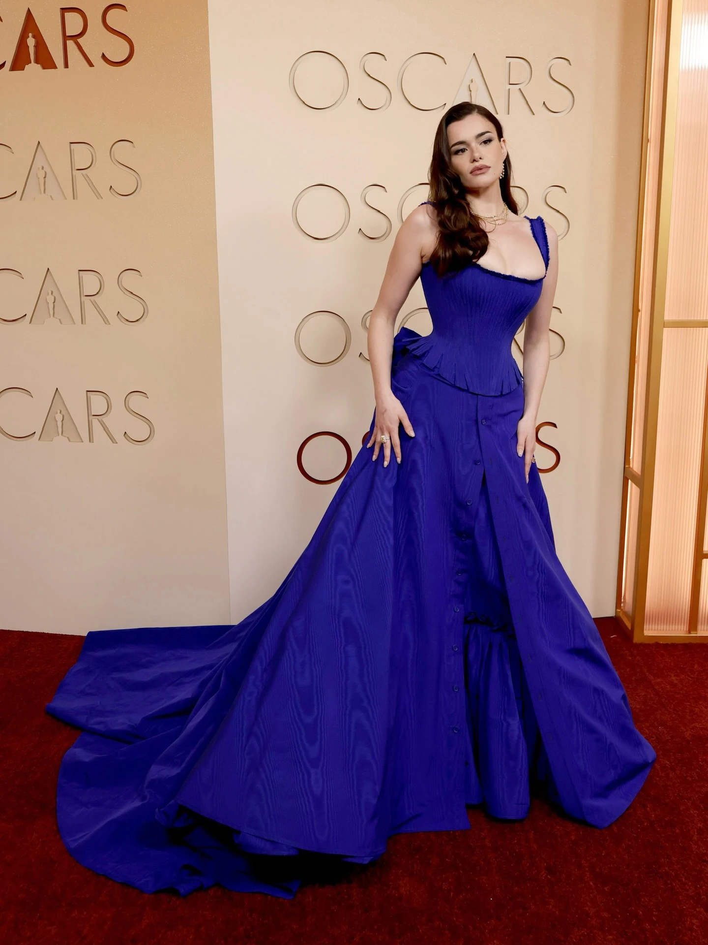 Màn lột xác của người đẹp ngoại cỡ khiến cõi mạng ồn ào: Người khen đẹp, người chê hết sexy - Hình 9