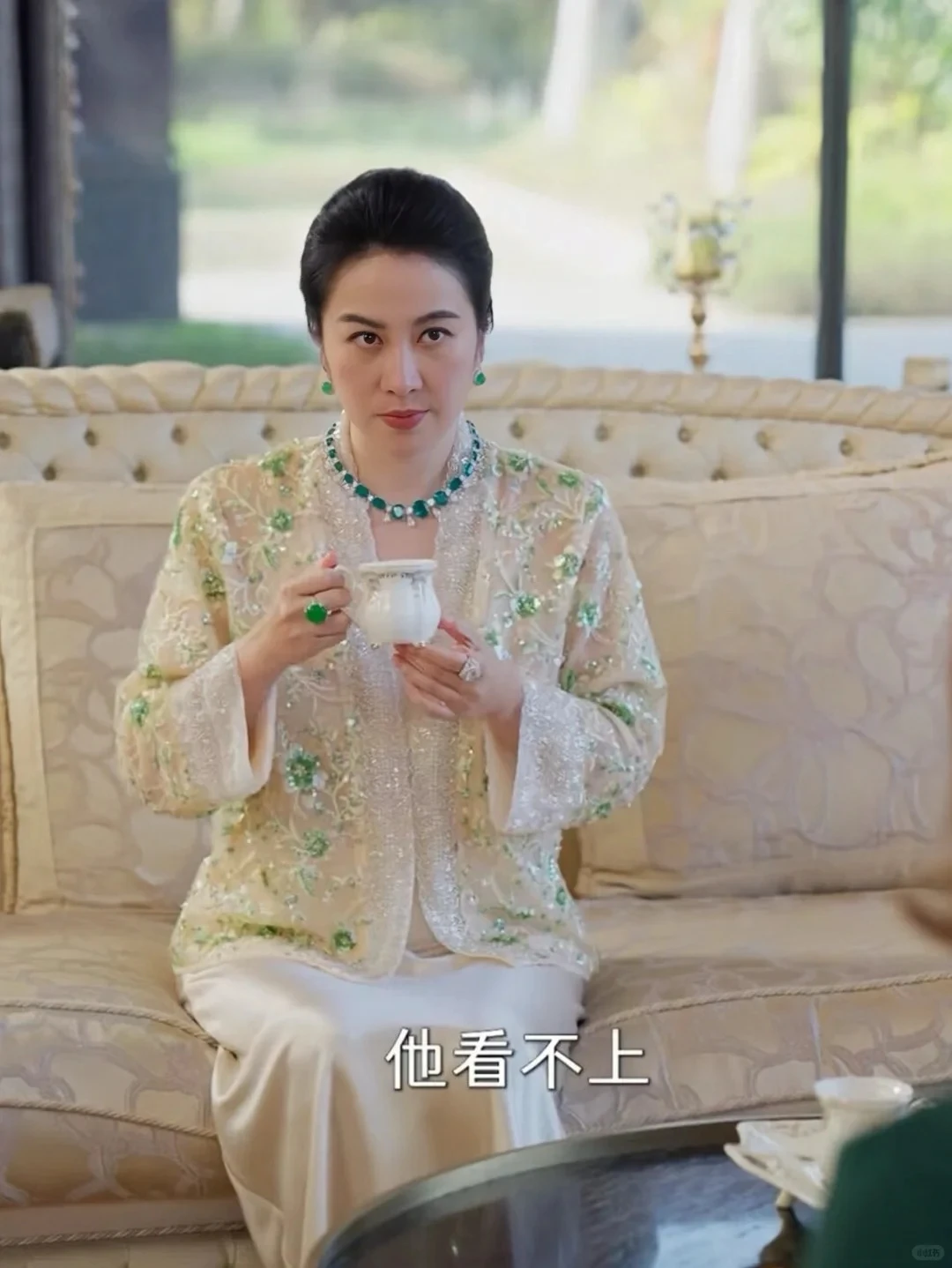 Phim ngắn Hoa ngữ giờ cuốn thế sao: Bóc giá set trang sức ngọc bích của Diệp Tuyền mới ngã ngửa vì sự thật này! - Hình 3
