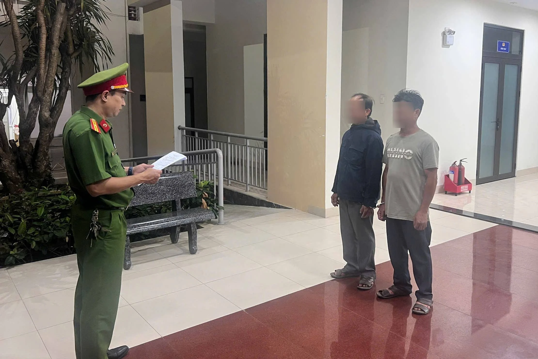 Nghi vấn 2 người đàn ông xâm hại bé gái 13 tuổi - Hình 1