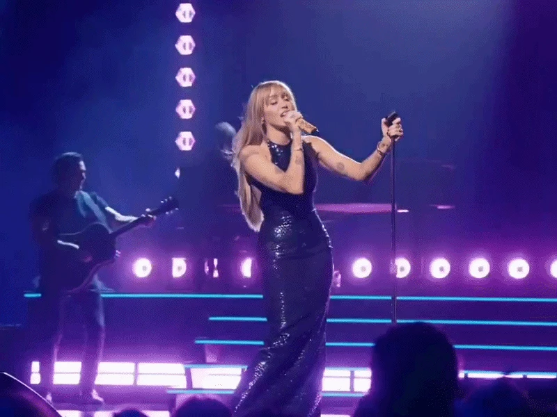 Đây chính là biểu tượng Hannah Montana sau 2 thập kỷ, nhan sắc U40 bẻ cong thời gian! - Hình 1
