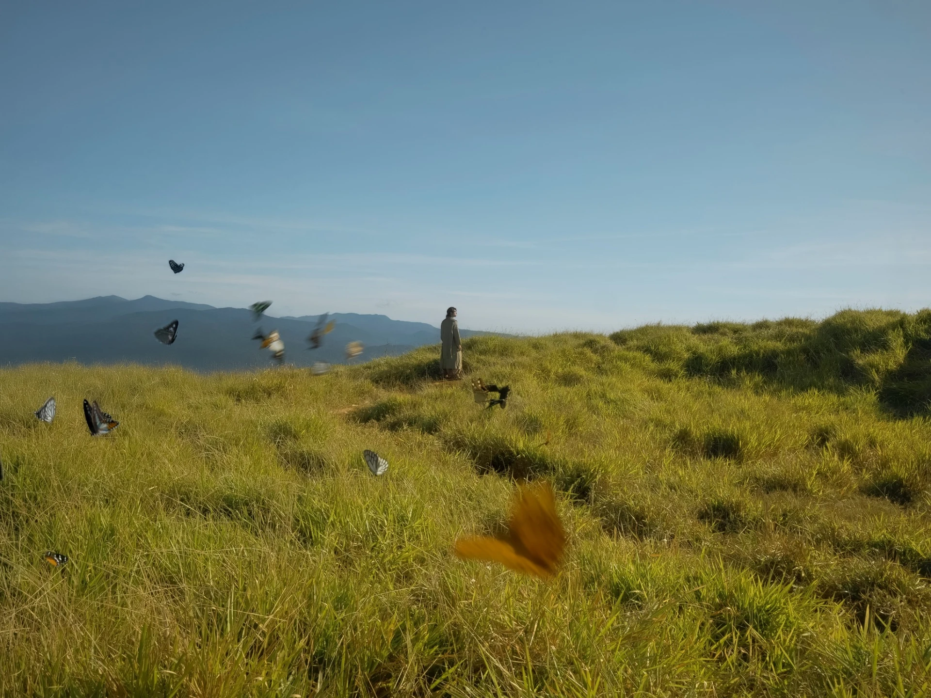 Hóa ra MV mới của GREY D nhiều ẩn ý thế này: Hỷ nộ ái ố và hành trình tìm ra sự cân bằng nhờ tình yêu - Hình 8