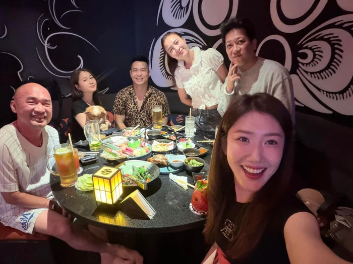 Ninh Dương Lan Ngọc vui vẻ bên người thương - Hình 1