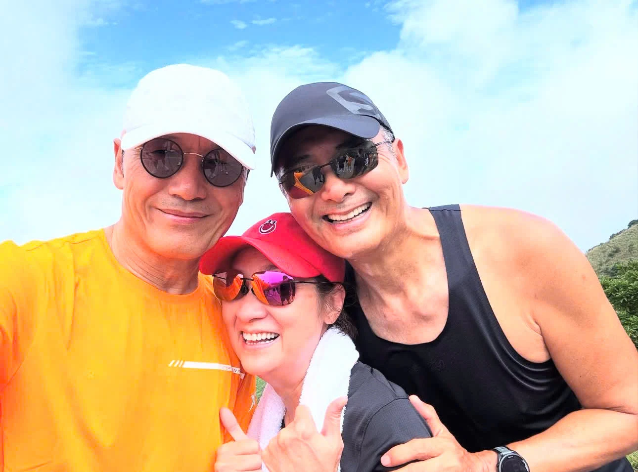 Hôn nhân bền chặt 36 năm của hổ tướng Miêu Kiều Vỹ và vợ minh tinh - Hình 4