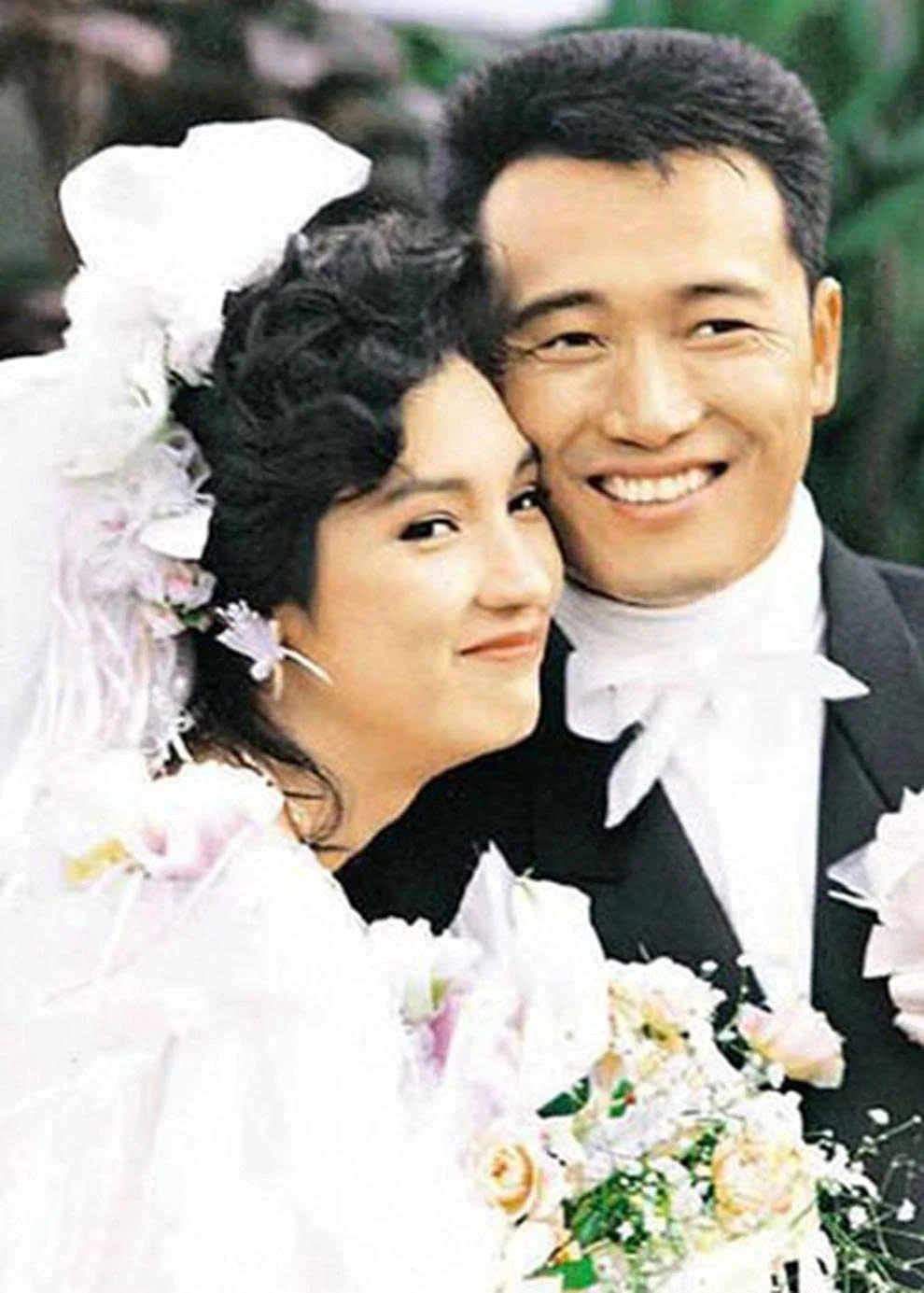 Hôn nhân bền chặt 36 năm của hổ tướng Miêu Kiều Vỹ và vợ minh tinh - Hình 1