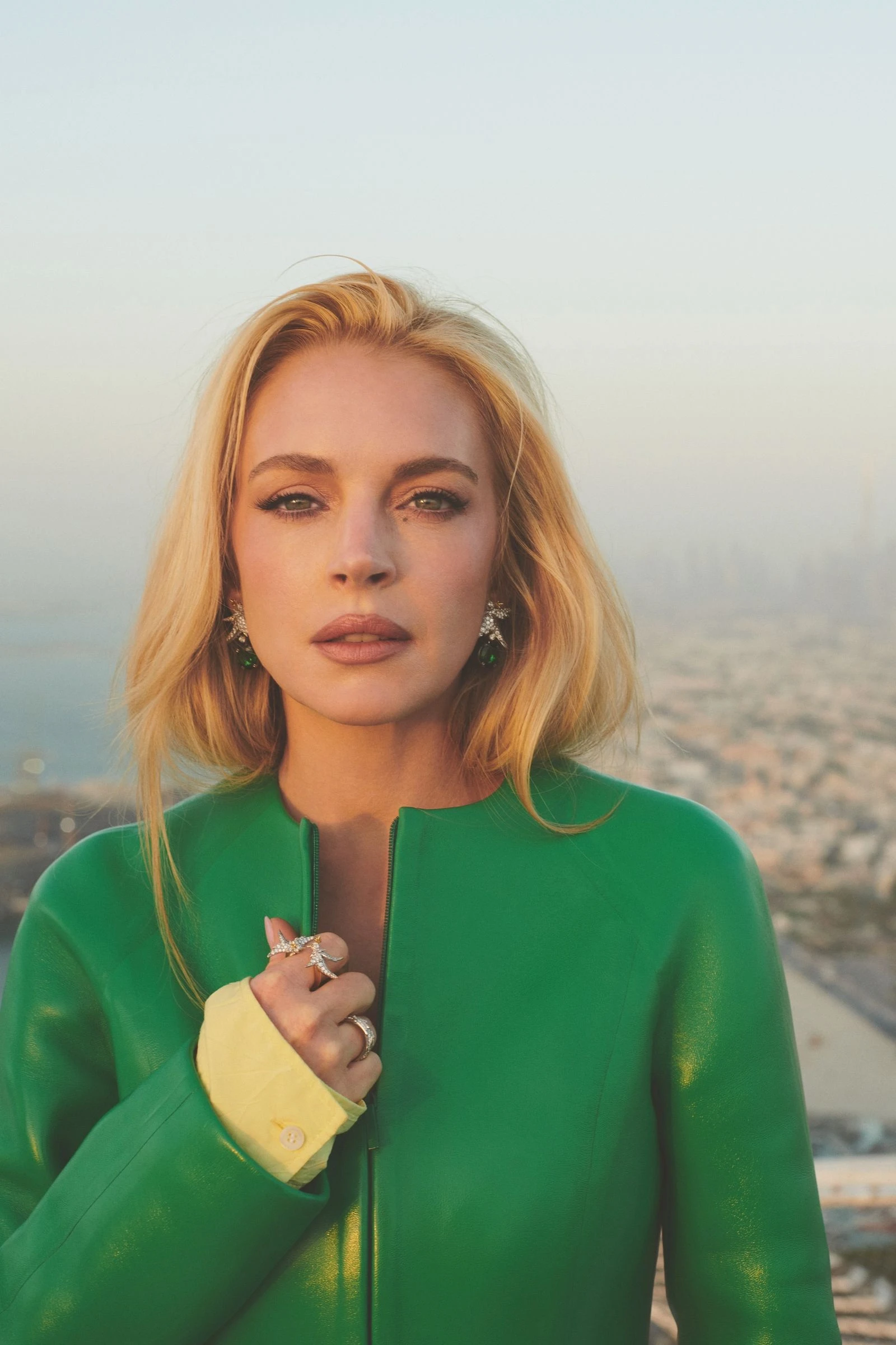 Lindsay Lohan lão hóa ngược ở tuổi 40, hồi sinh sau tháng ngày đen tối - Hình 4