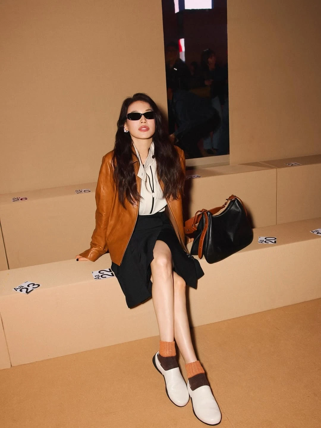 Thư Kỳ tuổi 50: Nhan sắc rực rỡ như bị thời gian bỏ quên - Hình 5