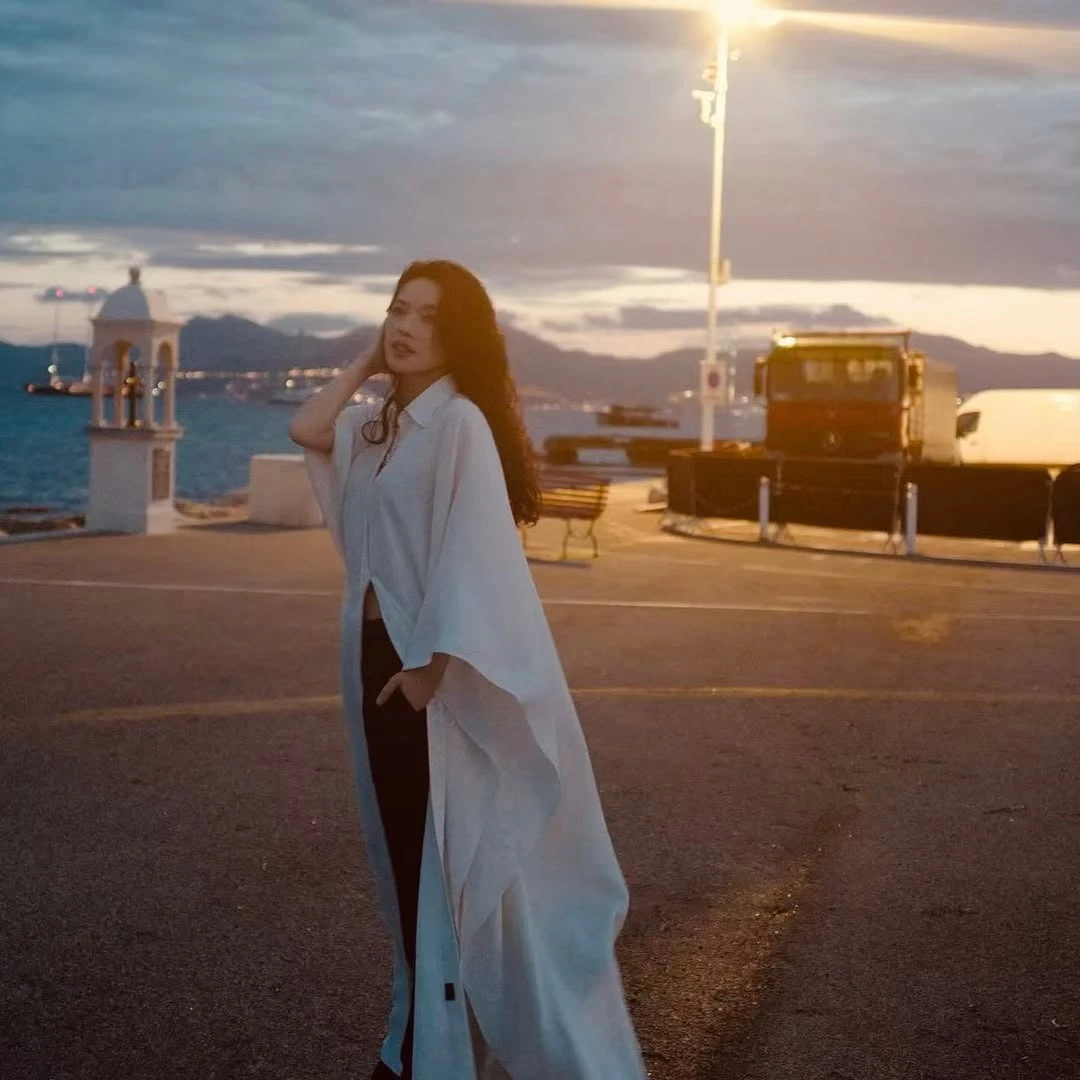 Thư Kỳ tuổi 50: Nhan sắc rực rỡ như bị thời gian bỏ quên - Hình 13