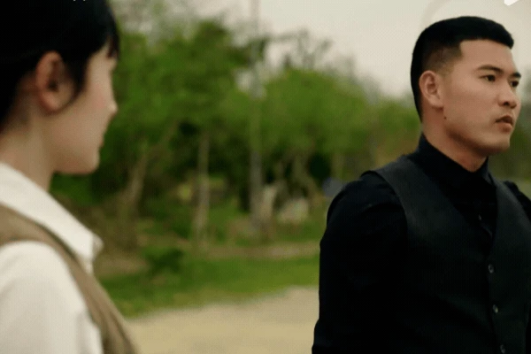 Lần đầu phim Việt có 1 nhân vật chất không thể tả: Vừa ngầu đét vừa si tình, chống lại cả thế giới vì yêu em - Hình 4