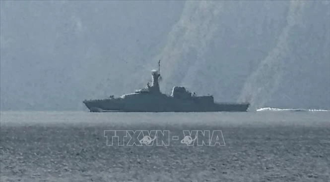Iran bác thông tin đóng eo biển Hormuz - Hình 1