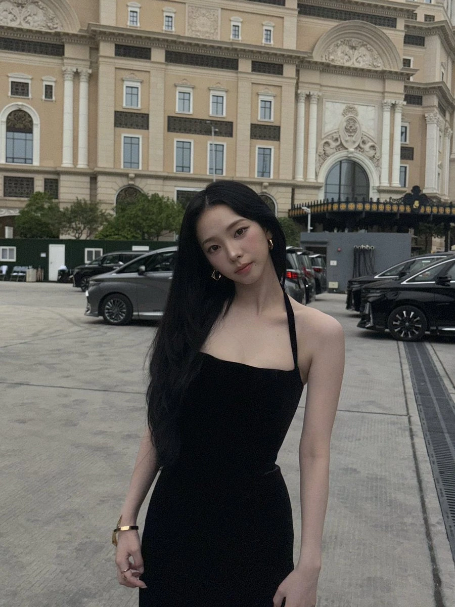 Đại mỹ nhân được chọn làm tiêu chuẩn cho vẻ đẹp AI: Dáng vóc gợi cảm chuẩn đồng hồ cát, dìm đến mấy cũng không xấu nổi - Hình 3