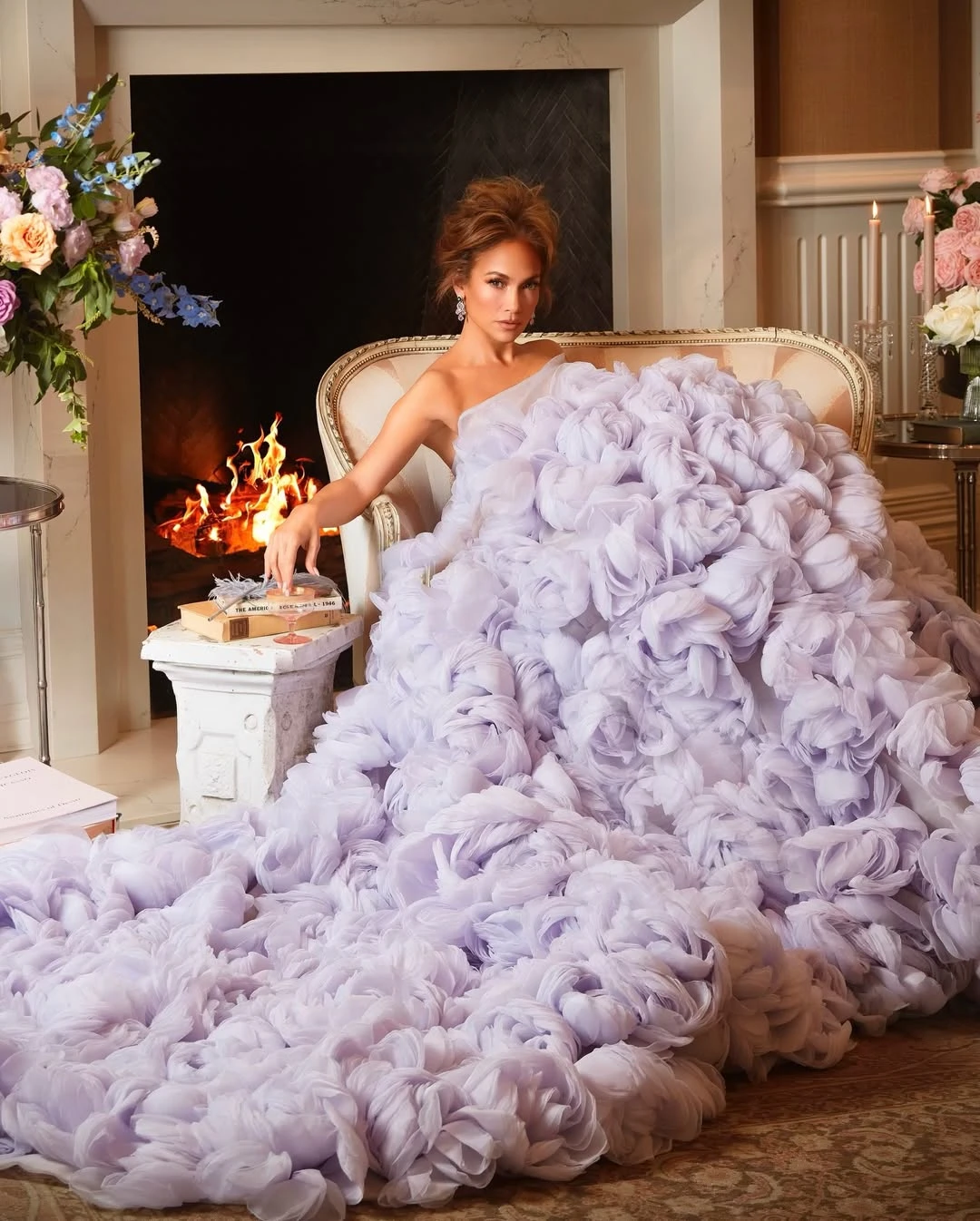 Ngoại hình gây sốc của mỹ nhân đẹp nhất thế giới, 56 tuổi vẫn gây tranh cãi - Hình 8