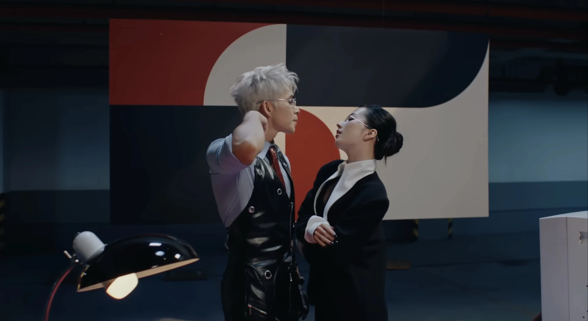 Ngượng chín mặt xem chị Thông reaction MV phản cảm của Jun Phạm, biểu cảm sượng trân thấy rõ - Hình 4