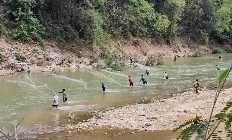 Lên bản Ngàm xem làm du lịch - Hình 9