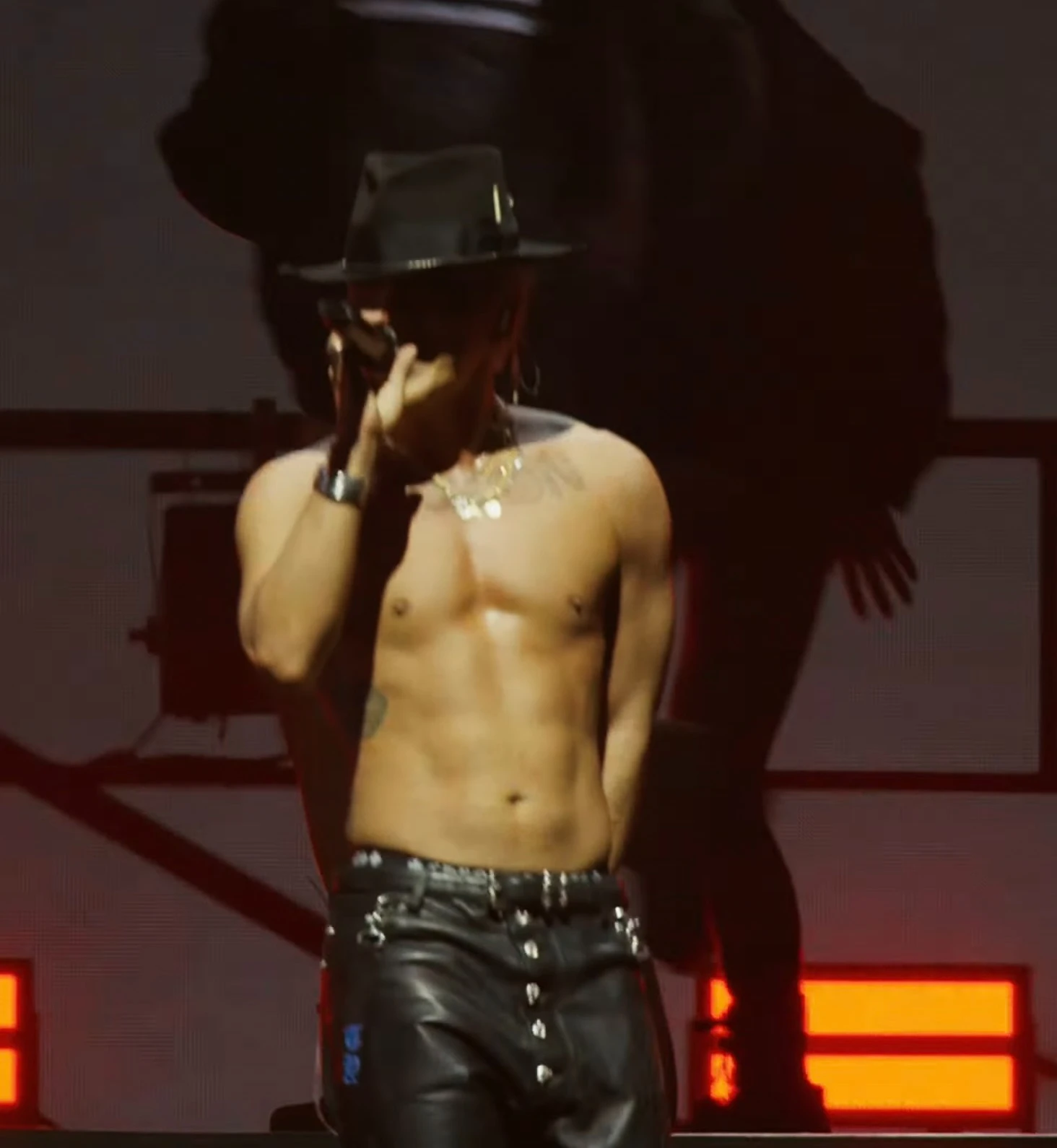 Đủ nắng hoa sẽ nở, đủ rồi Taeyang ơi! - Hình 4