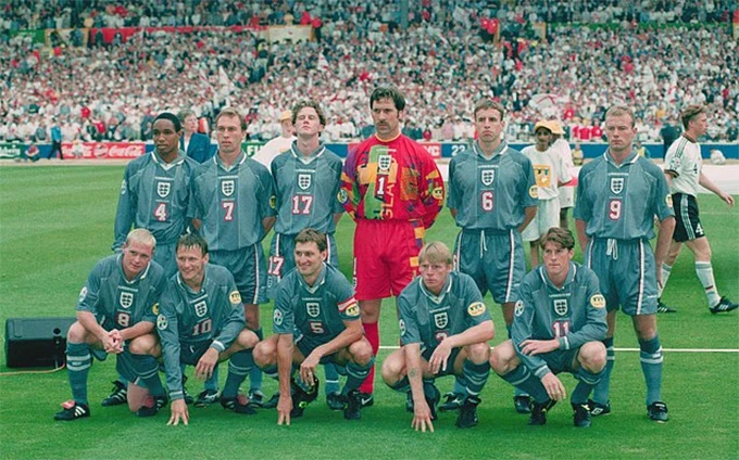 Huyền thoại Arsenal tự hào vì... không tè dầm! - Hình 3