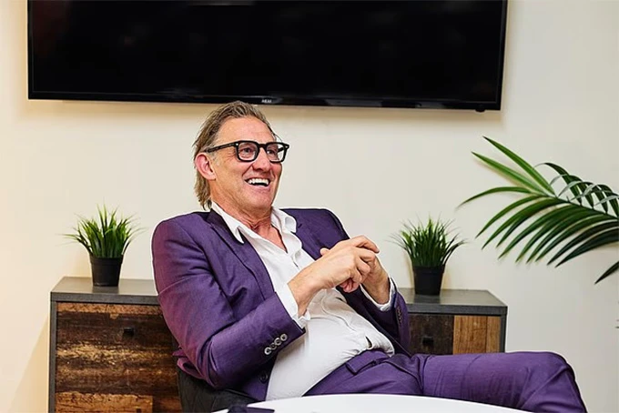 Huyền thoại Arsenal tự hào vì... không tè dầm! - Hình 1