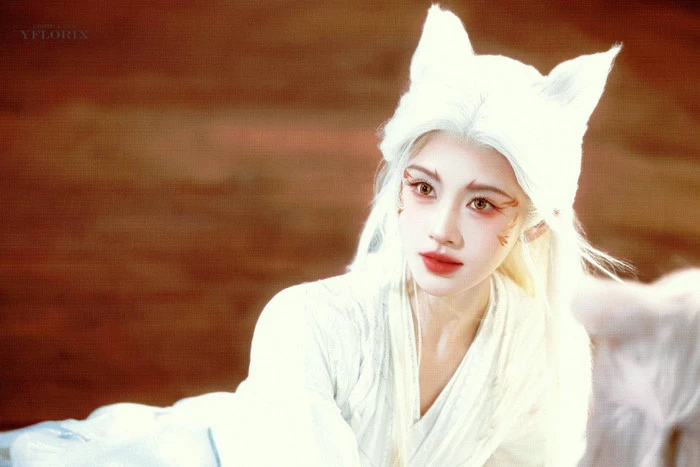 Tạo hình cổ trang gây tranh cãi của Cúc Tịnh Y - Hình 2