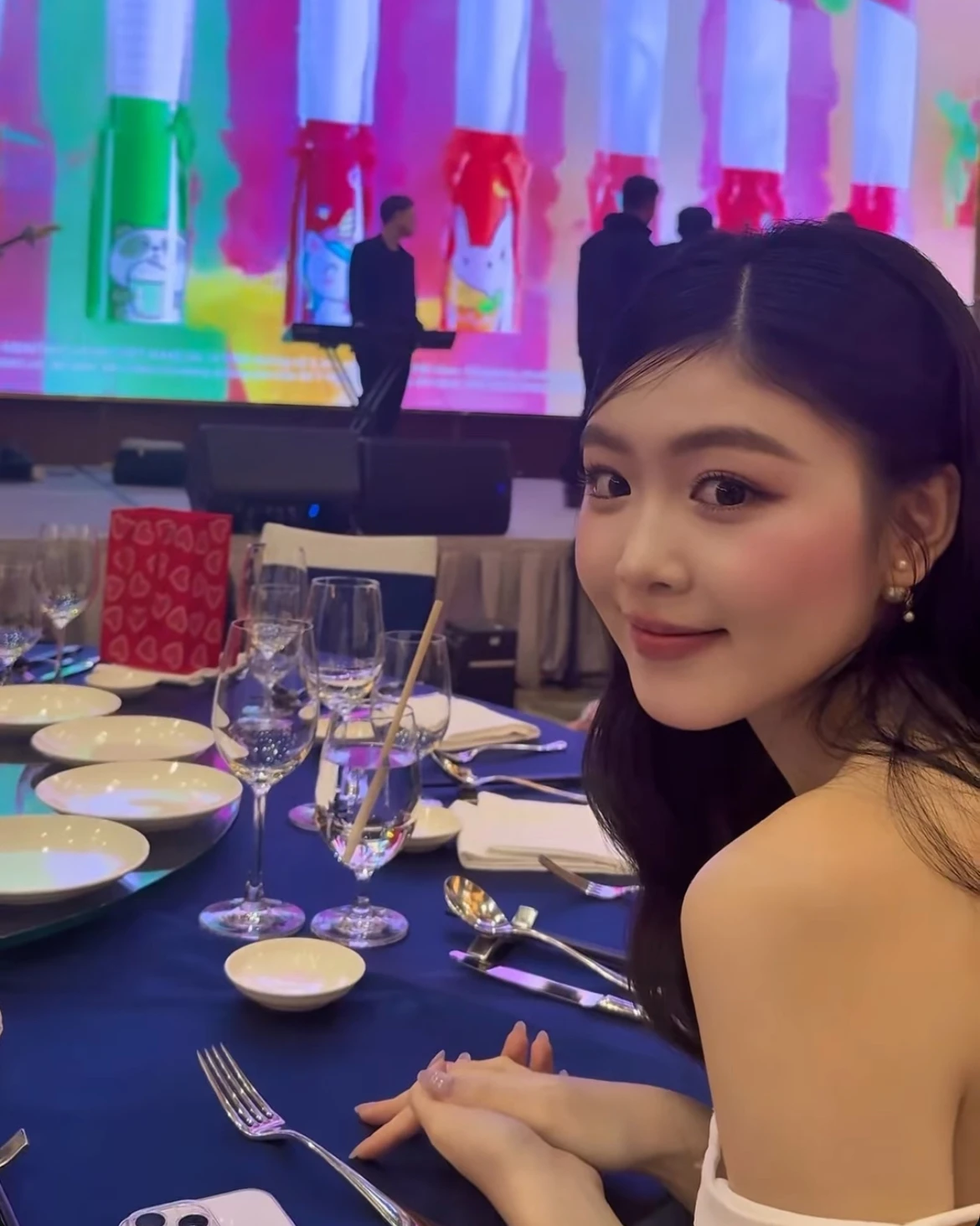 Cách Lọ Lem đối diện với tin đồn hẹn hò thiếu gia - Hình 1