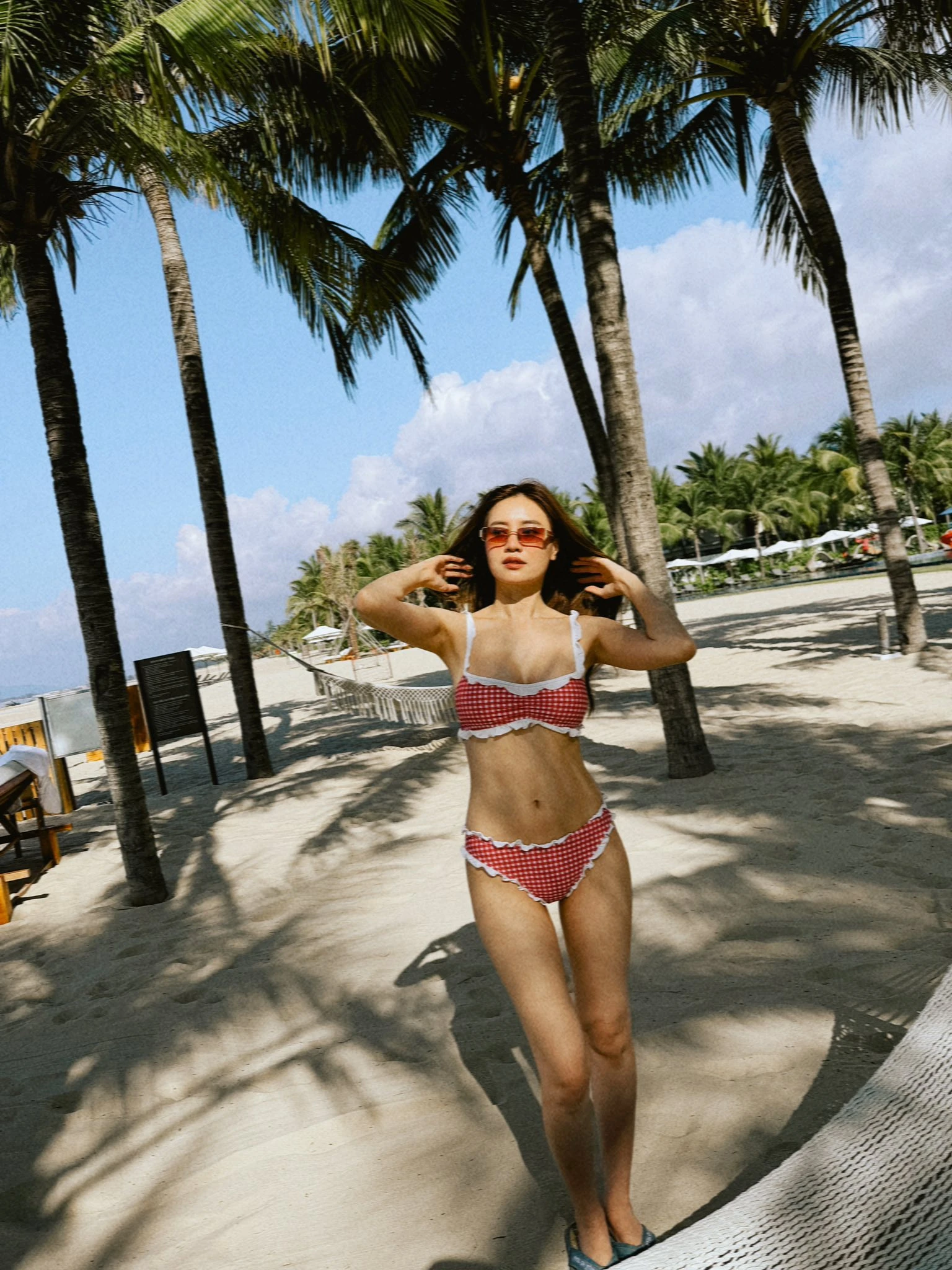 Khéo chọn bikini đi biển, nàng có mùa hè không thể quên - Hình 2