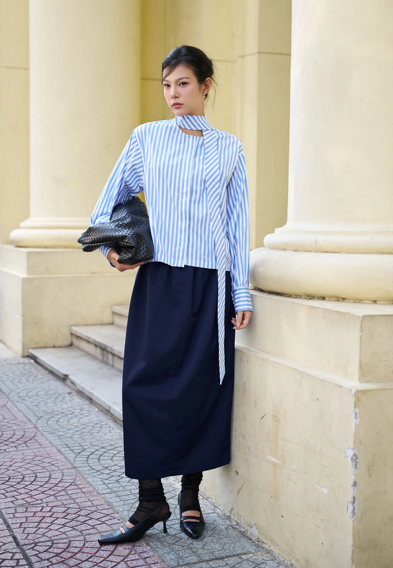 Phối đồ mùa hè đa năng và linh hoạt với áo sơ mi - Hình 4