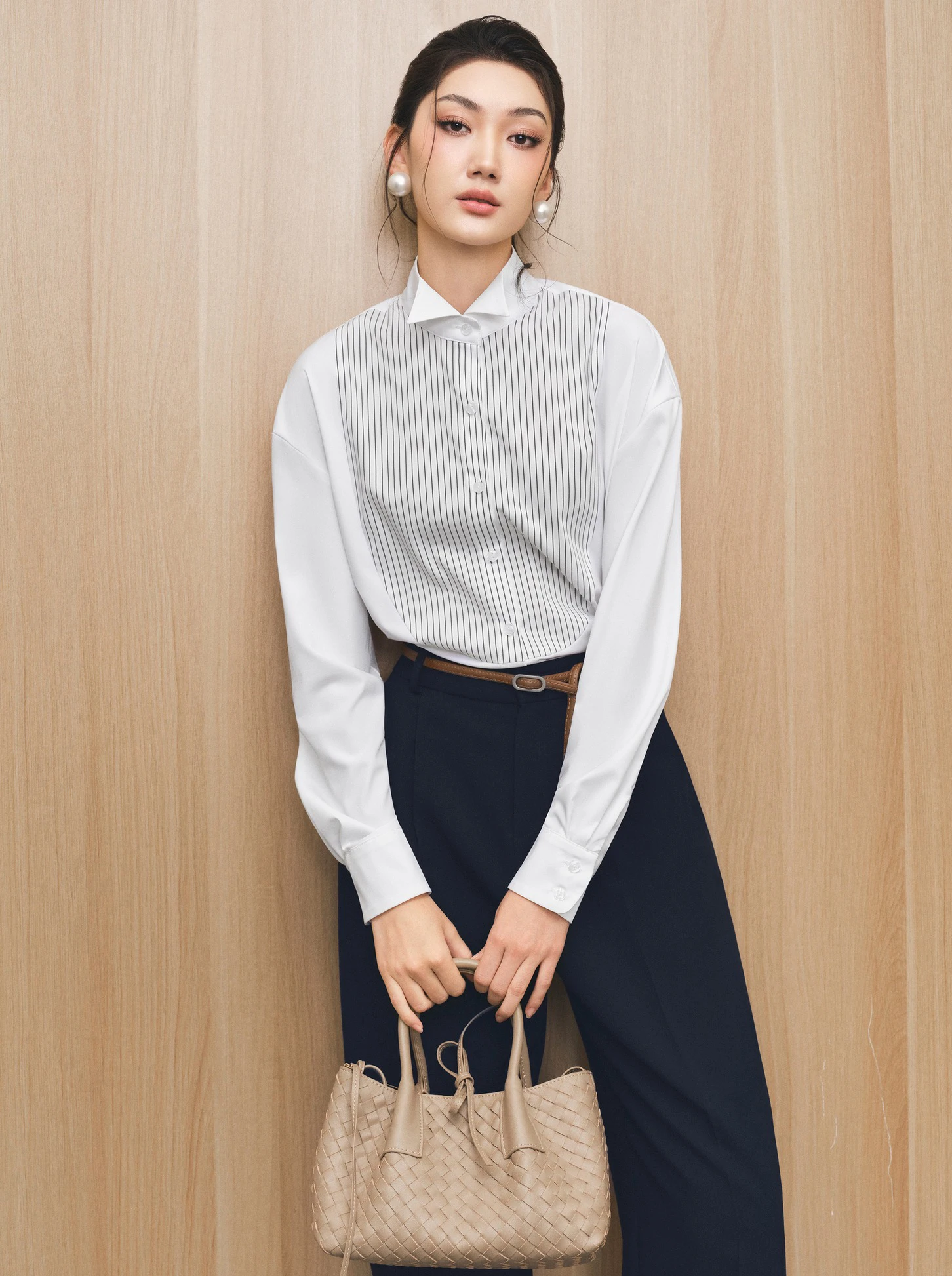 Phối đồ mùa hè đa năng và linh hoạt với áo sơ mi - Hình 7