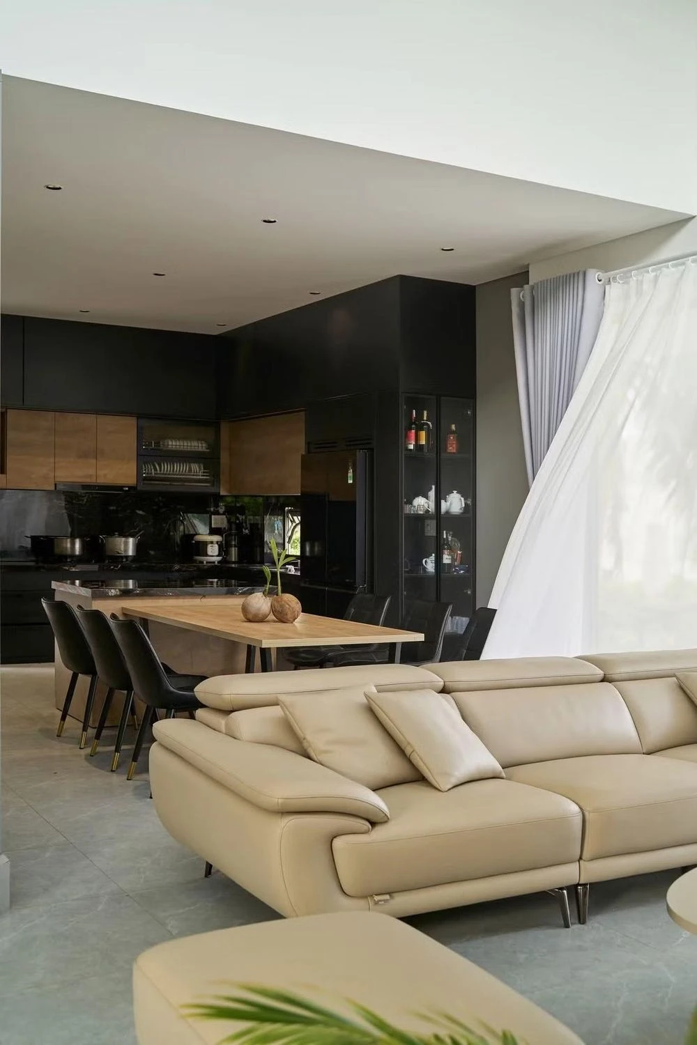 Thiết kế tối giản hóa mà đẹp trong ngôi nhà miền Tây - Hình 20