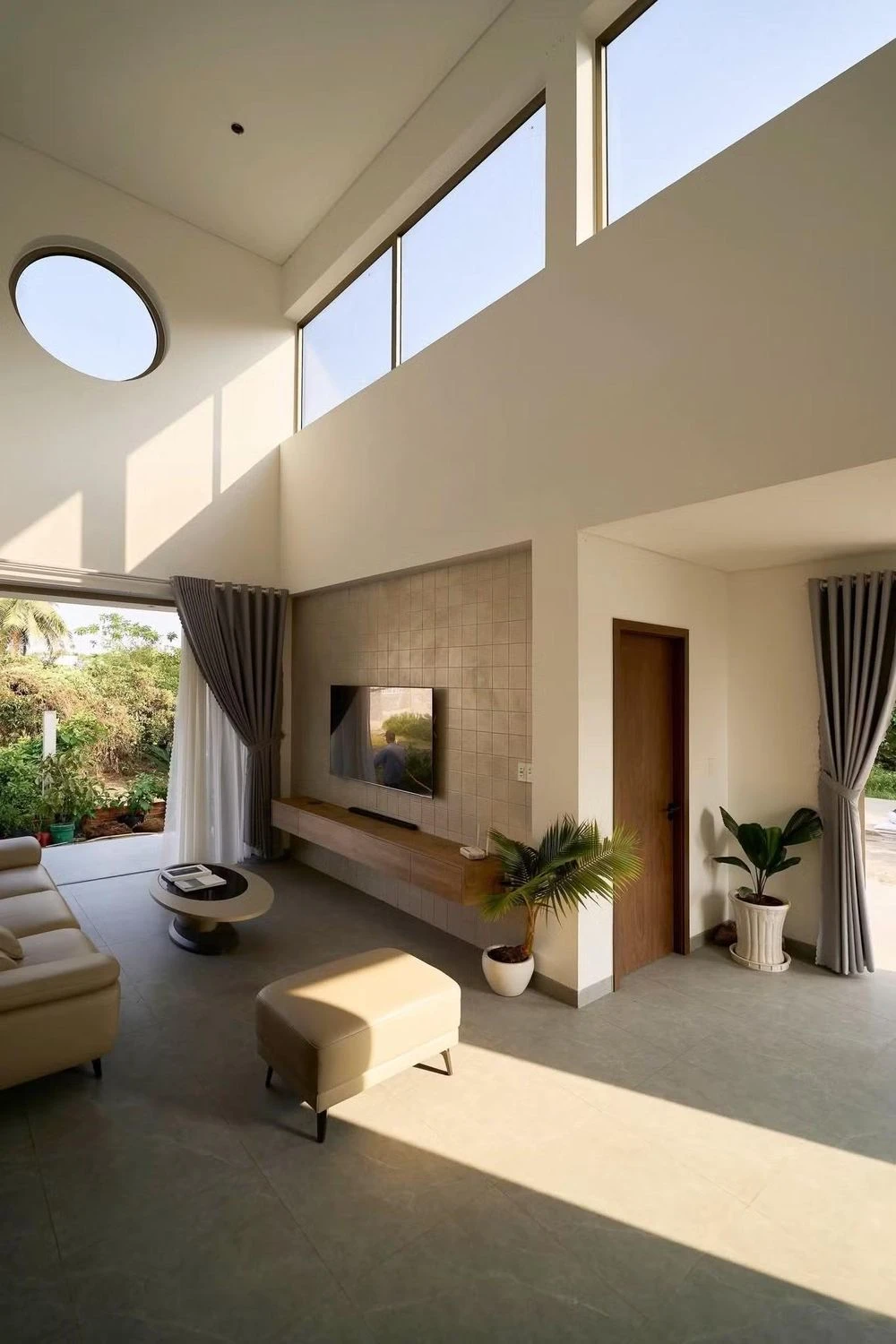 Thiết kế tối giản hóa mà đẹp trong ngôi nhà miền Tây - Hình 22
