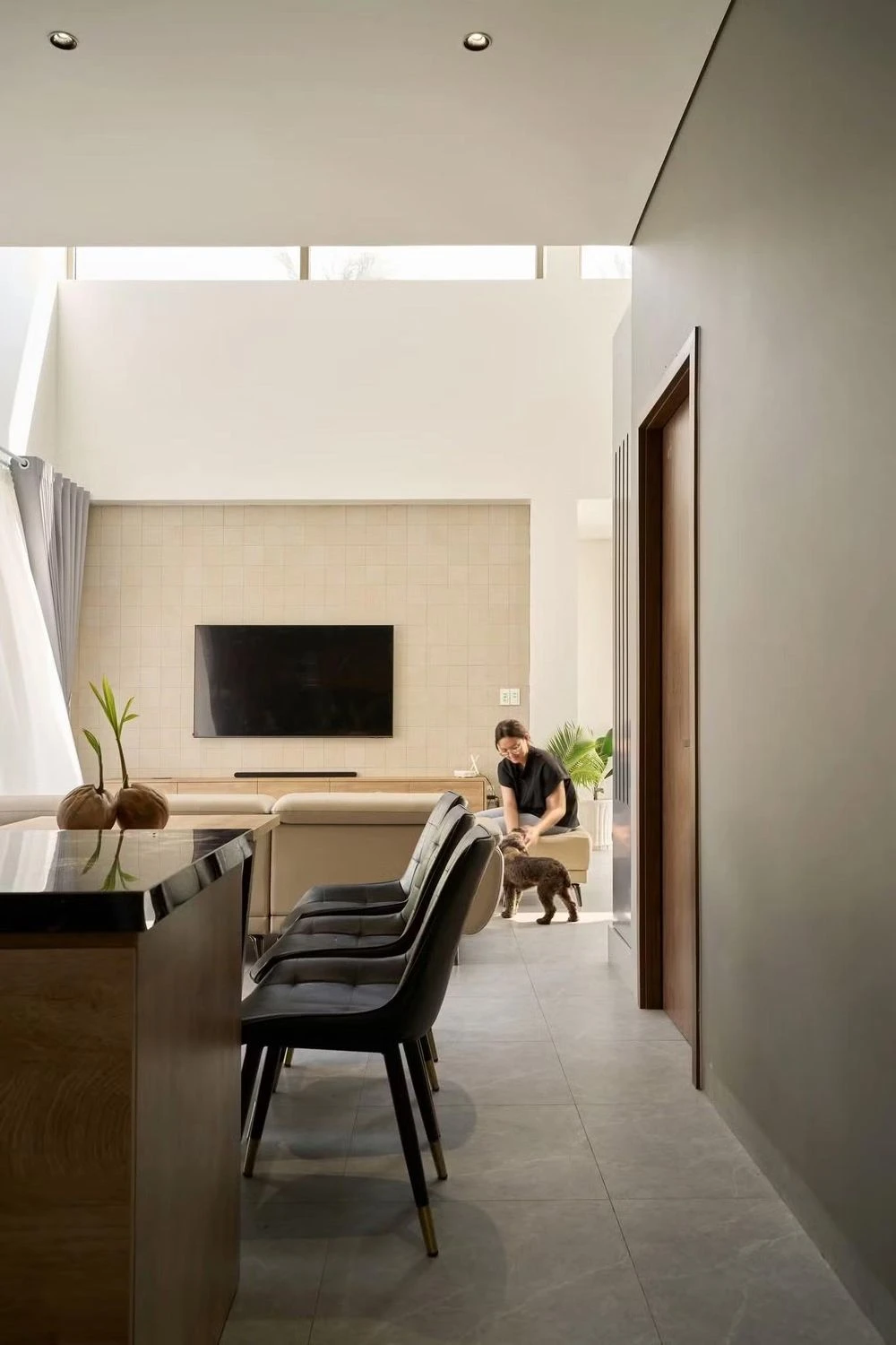 Thiết kế tối giản hóa mà đẹp trong ngôi nhà miền Tây - Hình 18