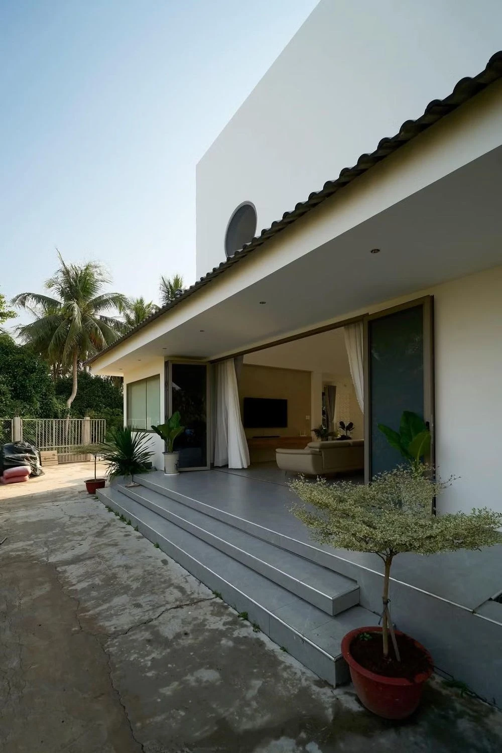 Thiết kế tối giản hóa mà đẹp trong ngôi nhà miền Tây - Hình 8