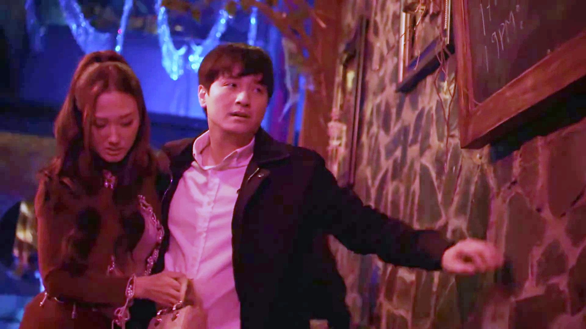 Bước chân vào đời - Tập 23: Trang chơi xấu Quân ở quán bar - Hình 7