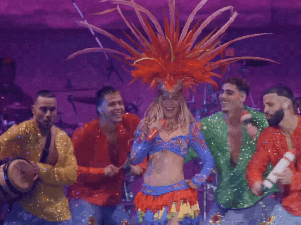 Sân khấu triệu đô đáng xem nhất Coachella: Màn trình diễn 5 sao, 27 năm mới có người làm được điều này - Hình 5