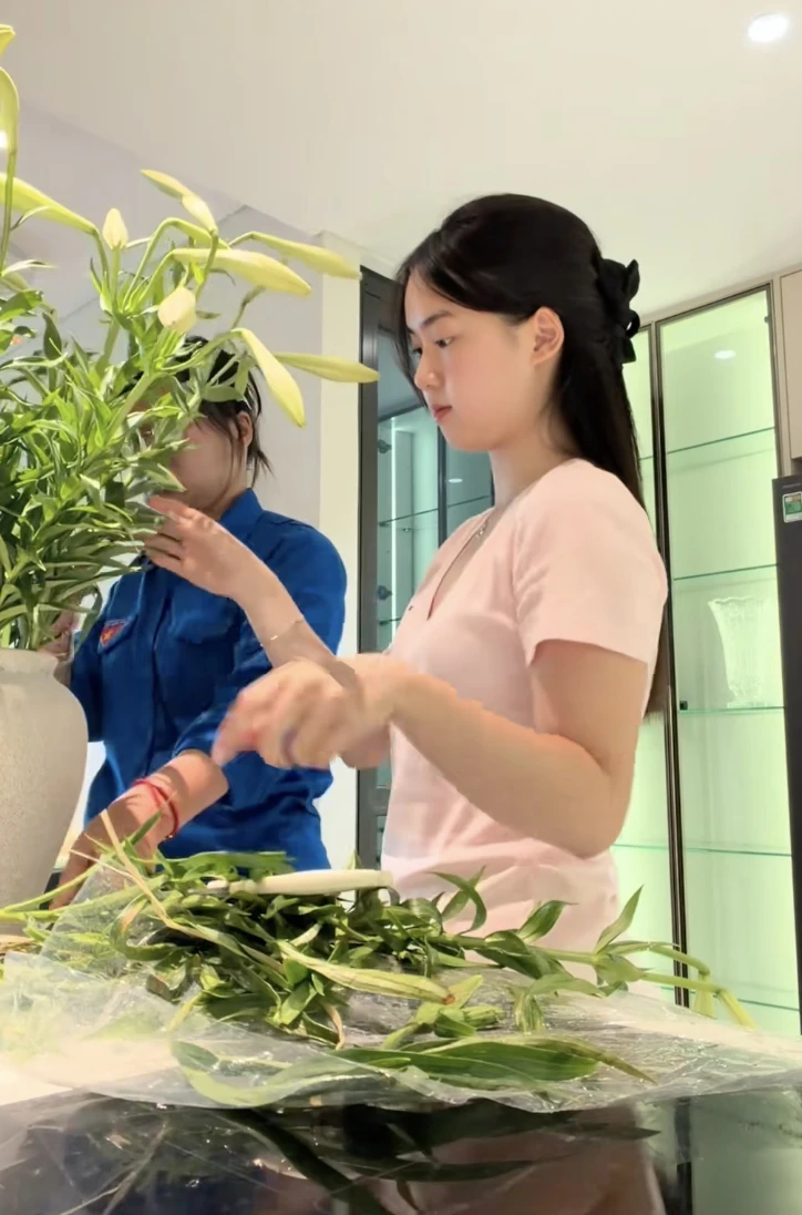 Cuộc sống hiện tại của Hiền Mai - thủ khoa khối A00 từng gây sốt: Ở căn hộ cao cấp, đang học lái ô tô, có cả trợ lý riêng? - Hình 8