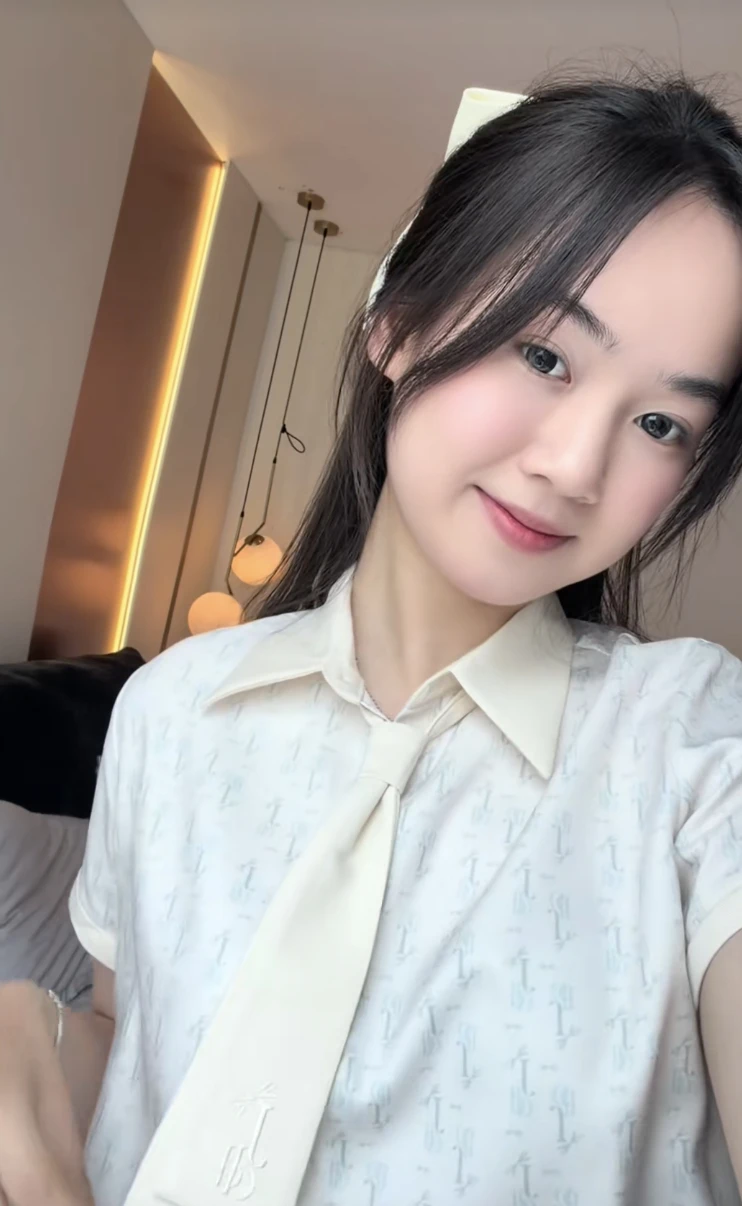 Cuộc sống hiện tại của Hiền Mai - thủ khoa khối A00 từng gây sốt: Ở căn hộ cao cấp, đang học lái ô tô, có cả trợ lý riêng? - Hình 7