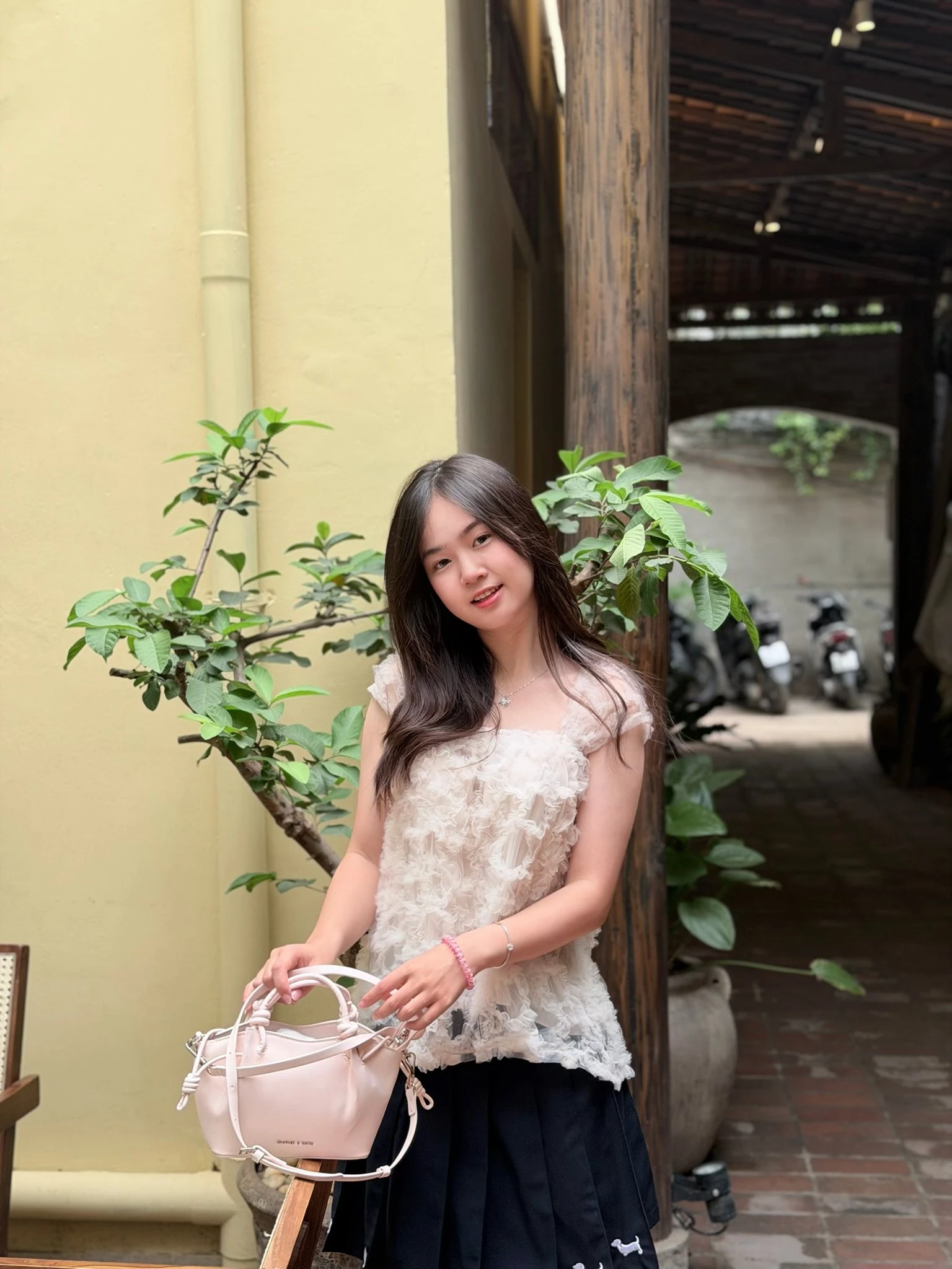 Cuộc sống hiện tại của Hiền Mai - thủ khoa khối A00 từng gây sốt: Ở căn hộ cao cấp, đang học lái ô tô, có cả trợ lý riêng? - Hình 9