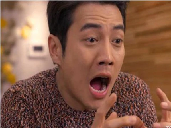 Vợ đau đẻ ròng rã một ngày đêm mới sinh được, vừa bế con trên tay tôi đã ngã quỵ khi nghe vợ thốt ra một câu chấn động - Hình 1