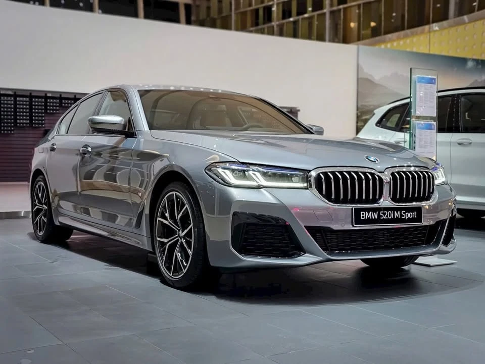 Đại lý đồng loạt xả kho BMW date cũ, giảm sâu nhất 1,1 tỷ đồng - Hình 2