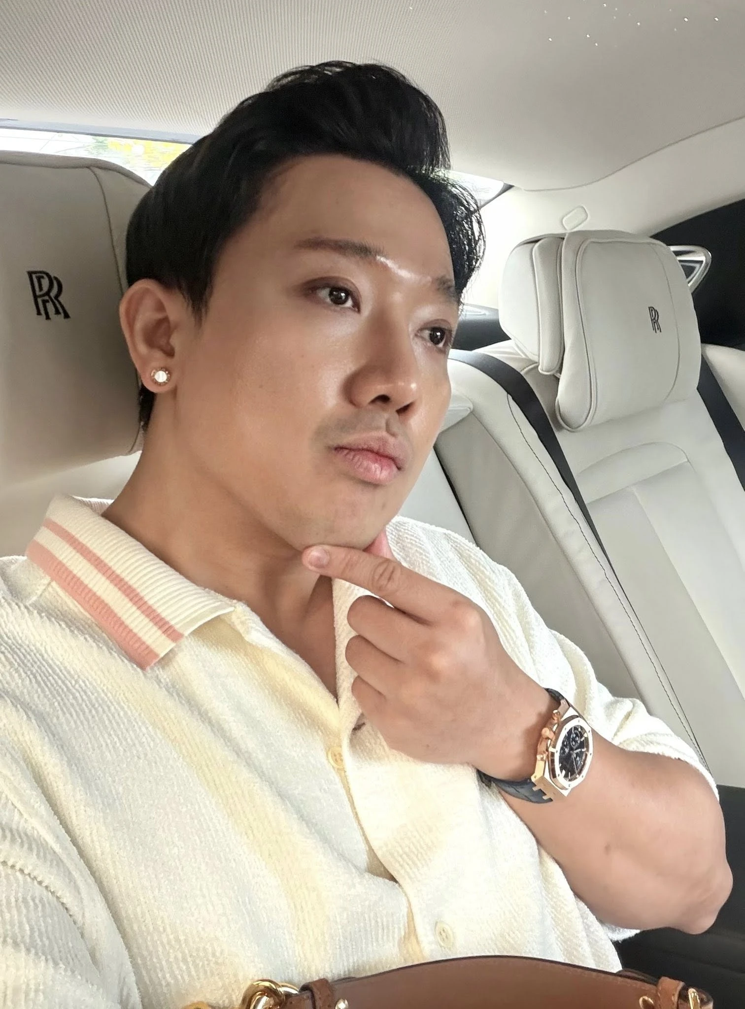 Trấn Thành khoe nhà mới: Nội thất sang xịn, riêng phòng tắm khiến netizen trầm trồ hóa ra đây là cách người giàu xài tiền - Hình 13