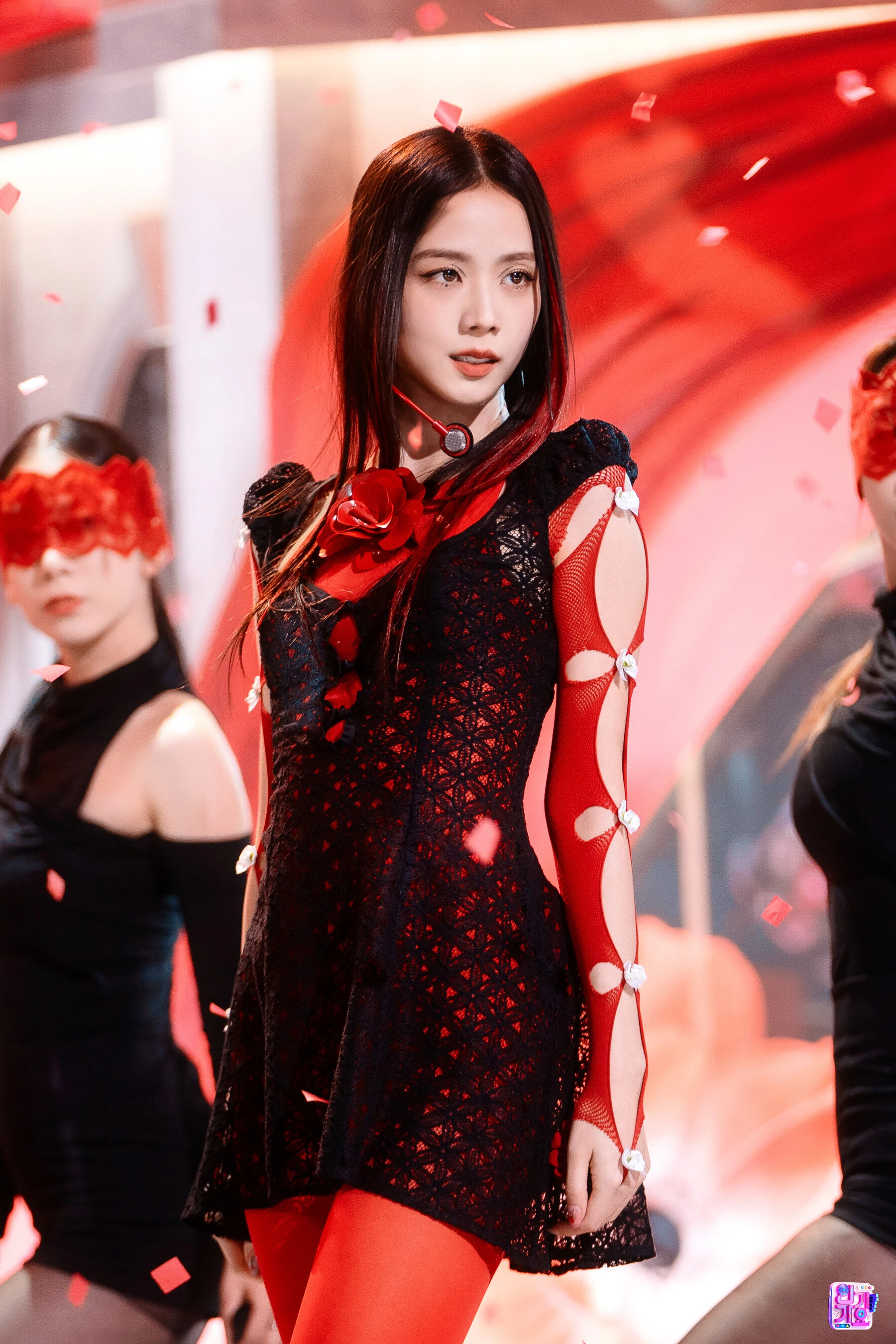 Sự nghiệp trăm tỷ của Jisoo (BLACKPINK): Mỹ nhân đẹp nhất nhóm nữ toàn cầu, đi hát 10 năm vẫn bị chê bất tài - Hình 7