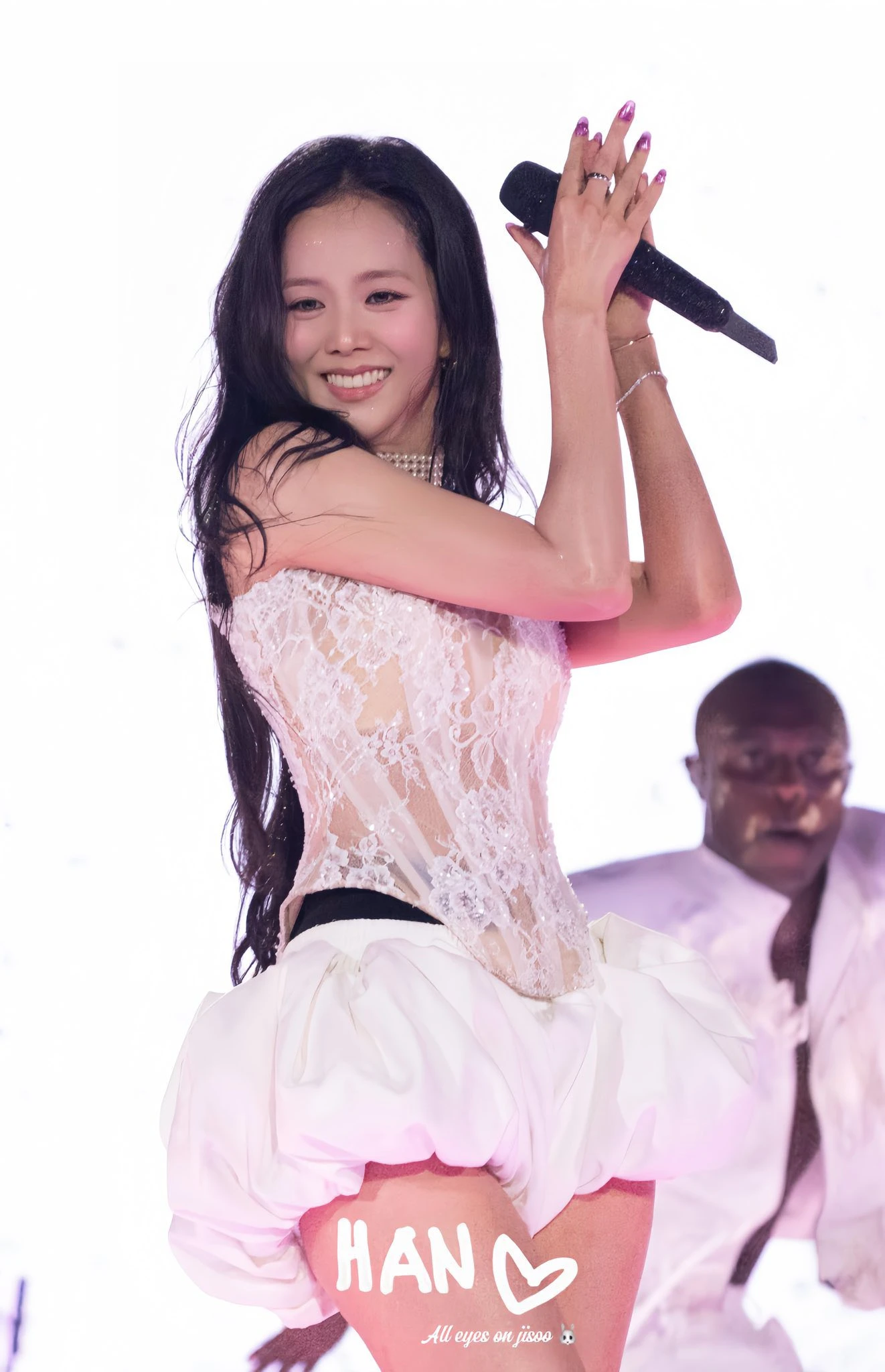 Sự nghiệp trăm tỷ của Jisoo (BLACKPINK): Mỹ nhân đẹp nhất nhóm nữ toàn cầu, đi hát 10 năm vẫn bị chê bất tài - Hình 11