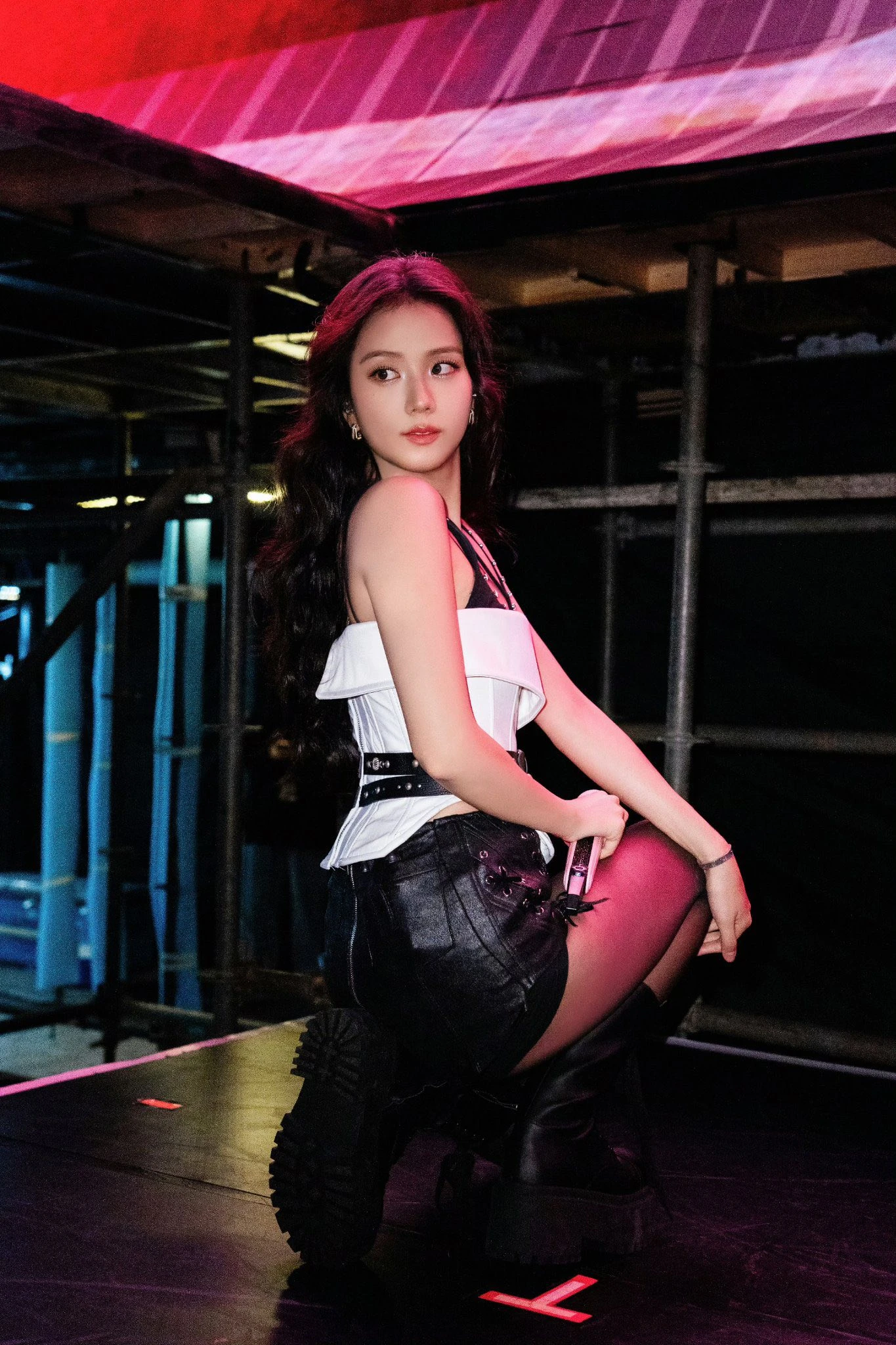 Sự nghiệp trăm tỷ của Jisoo (BLACKPINK): Mỹ nhân đẹp nhất nhóm nữ toàn cầu, đi hát 10 năm vẫn bị chê bất tài - Hình 6