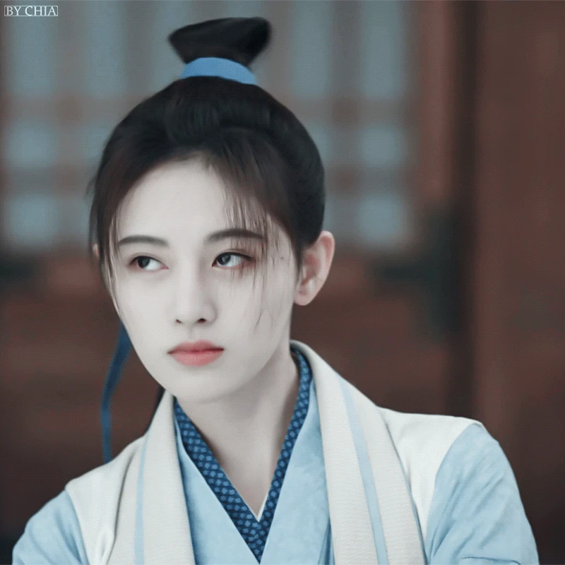 Sống mấy chục năm chưa thấy ai trang điểm lố cỡ này: Phấn son lòe loẹt 4000 kiểu như 1, làm ơn tôn trọng người nhìn - Hình 5