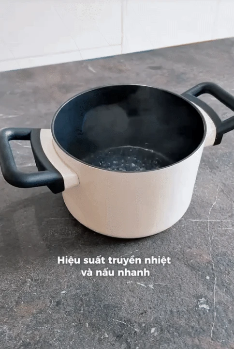 Hội chị em xôn xao với căn bếp có bếp nấu vô hình: Nhìn như bàn ăn, đặt nồi ở đâu nấu được ở đó - Hình 16