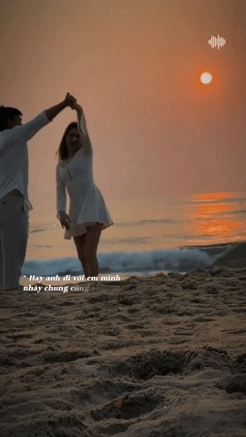 Hòa Minzy khiêu vũ tình bể bình bên chồng quân nhân, Doãn Hải My liền ủng hộ, một cầu thủ nhận xét phũ phàng - Hình 1