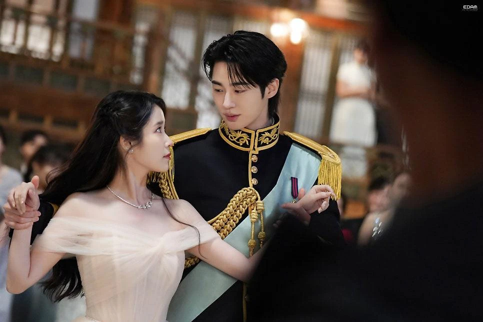Perfect Crown lập kỷ lục chưa từng có cho Disney+, cán mốc 2,1 tỷ view ...